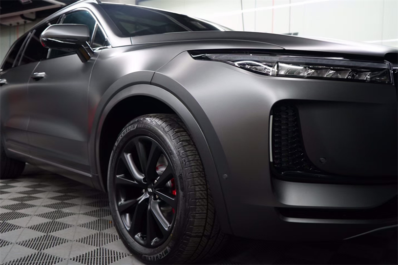 成都汽车贴膜:什么季节贴汽车膜比较实用?